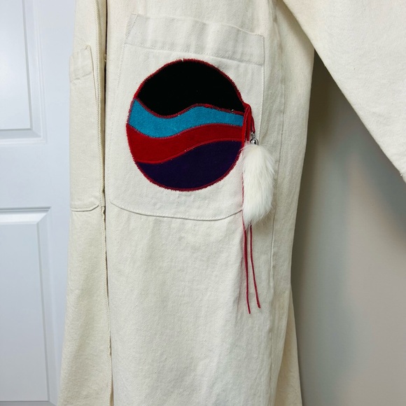 Vintage Cream Long Coat with Colorful Bull Skull Design - Picture 3 of 8